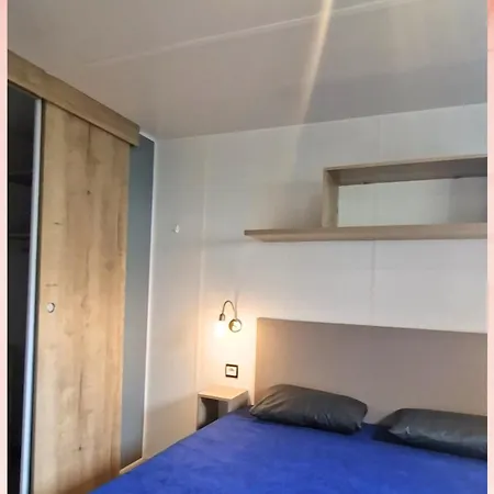 Campsite Les Sables Du Midi, Agreable Mobilhome 6 Personnes *