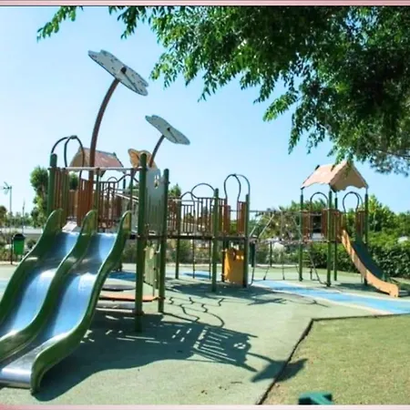 Campsite Les Sables Du Midi, Agreable Mobilhome 6 Personnes *